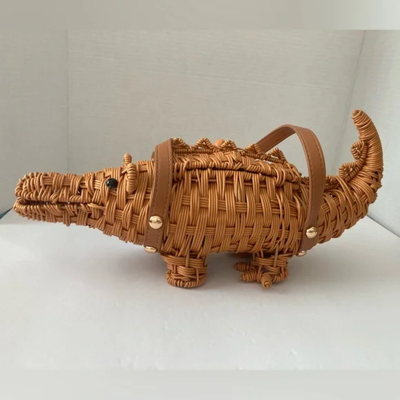 Tommy Bahama woven Crocodile bag - NWT - Picture 1 of 3